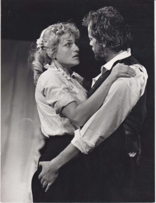 Beáta Drotárová s Ľubom Záhonom v inscenácii Rozkošný paroháč z roku 1982 - foto: Ondrej Béreš