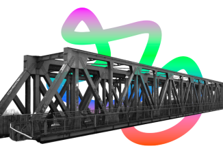 Na znak spolupatričnosti most v Trenčíne zažiari farbami dúhy