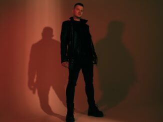 Spevák a hudobník Peter Leto vydáva svoje debutové EP “Cez prekážky”