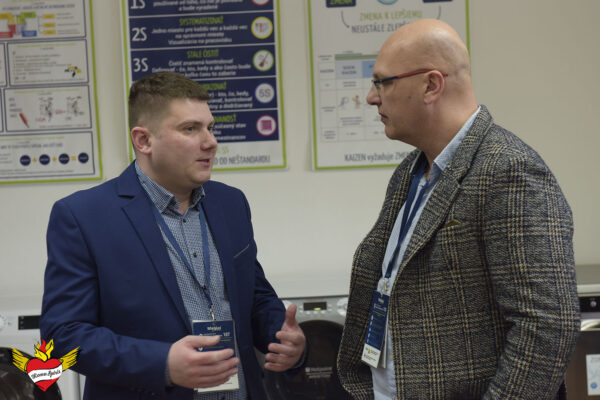 Ján Šurkala, starosta, ZBOR-STAV, s.r.o., r.s.p., finalisti ocenenia Roma Spirit 2022, Peter Jendrál, regionálny riaditeľ, Projekt DOM.ov, laureáti ocenenia Roma Spirit 2020