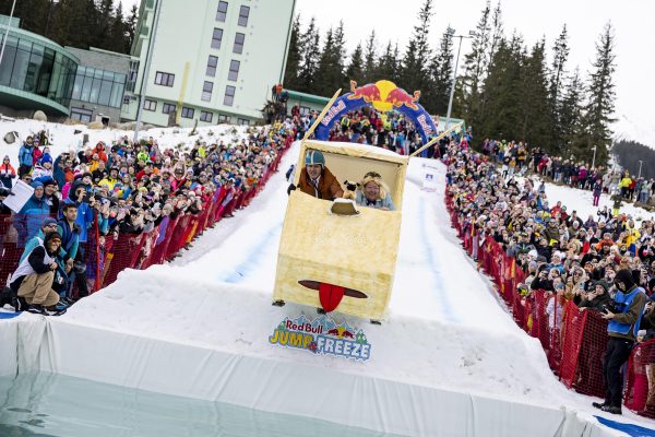 Red Bull Jump and Freeze_Jasna_2023_01 - Participants jump in pool at Red Bull Jump & Freeze in Jasna, Slovakia on April 1, 2023. // Filip Nagy / Red Bull Content Pool // SI202304020400 // Usage for editorial use only //
