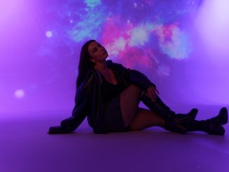 MONIKA pokračuje v sólové tvorbě dalším křehkým singlem. SUPERNOVA je o čisté lásce SUPERNOVA @ŠtěpánBárta